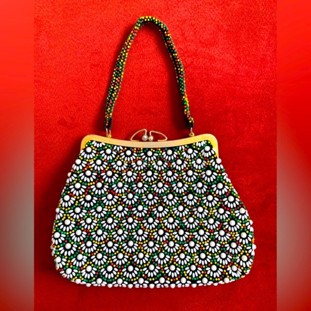 Vintage Beaded Purse ~ Rasta Colors~ Clasp Close ~ Blk, Red, Yellow, White Green